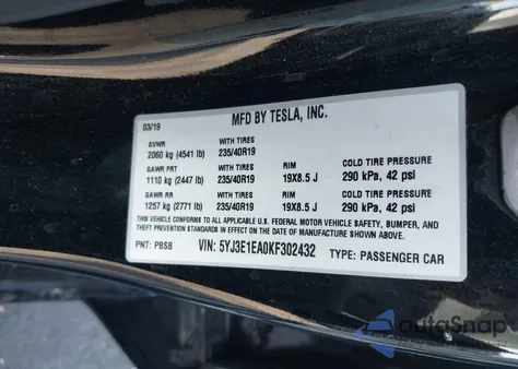 2019 Tesla Model 3 Long Range/Mid Range/Standard Range/Standard Range Plus z USA, uszkodzony, nr VIN 5YJ3E1EA0KF302432
